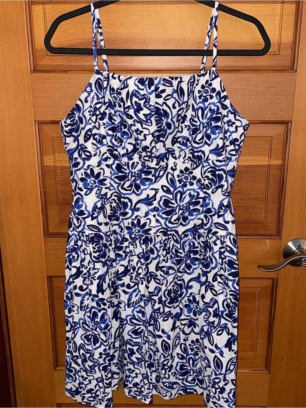 Free Assembly Blue & White Floral Sundress with Pockets - NWT - Medium (8/10)
